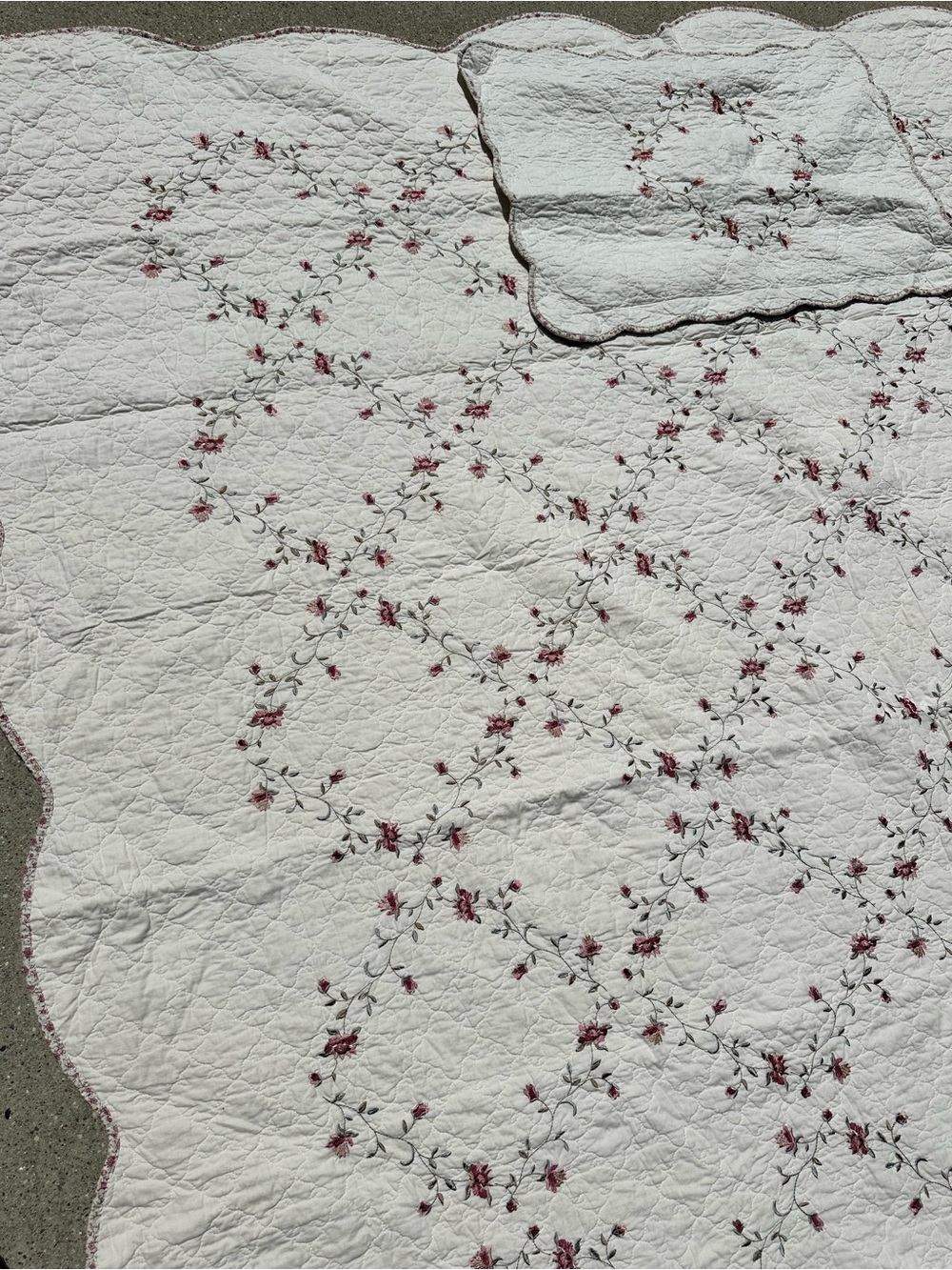 Classic Creamy White Floral Embroidered Quilt Set 1 Pillow Sham Hannalore Cotton - Picture 10 of 16
